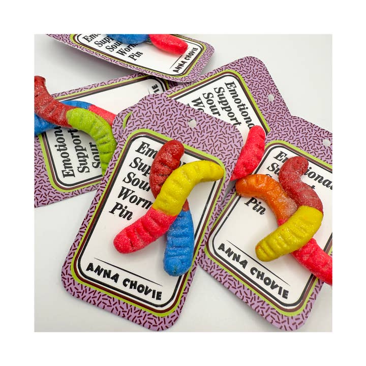 Épingle de Revers Originale en Forme de Vers Gélifiés Aigres et Mignons pour la vente par Anna Chovie