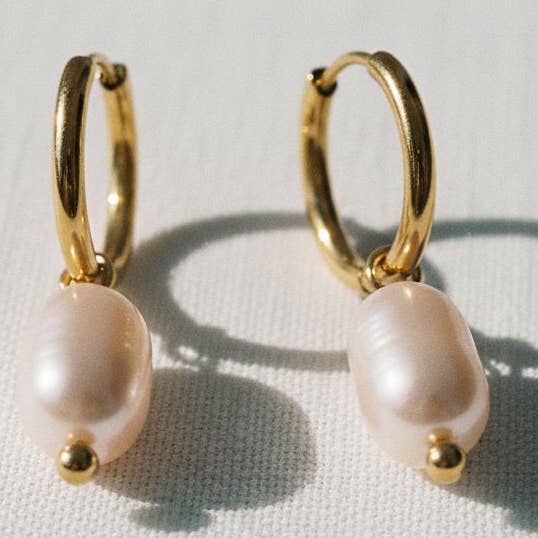 Orecchini a cerchio in oro con perle per la vendita all'ingrosso da parte di paperln