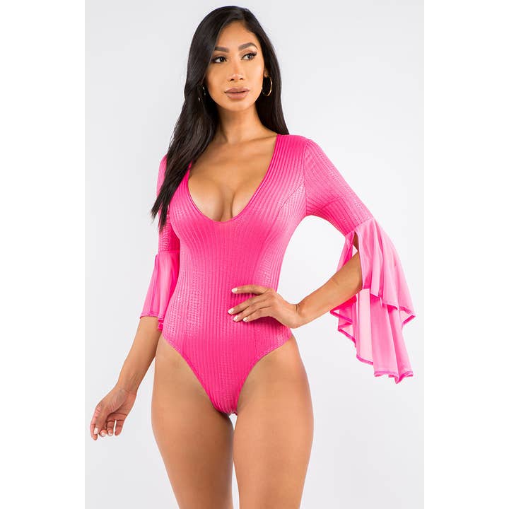 J4668 Bodysuit met V-hals en drukknopen voor wholesale door Uptown Apparel