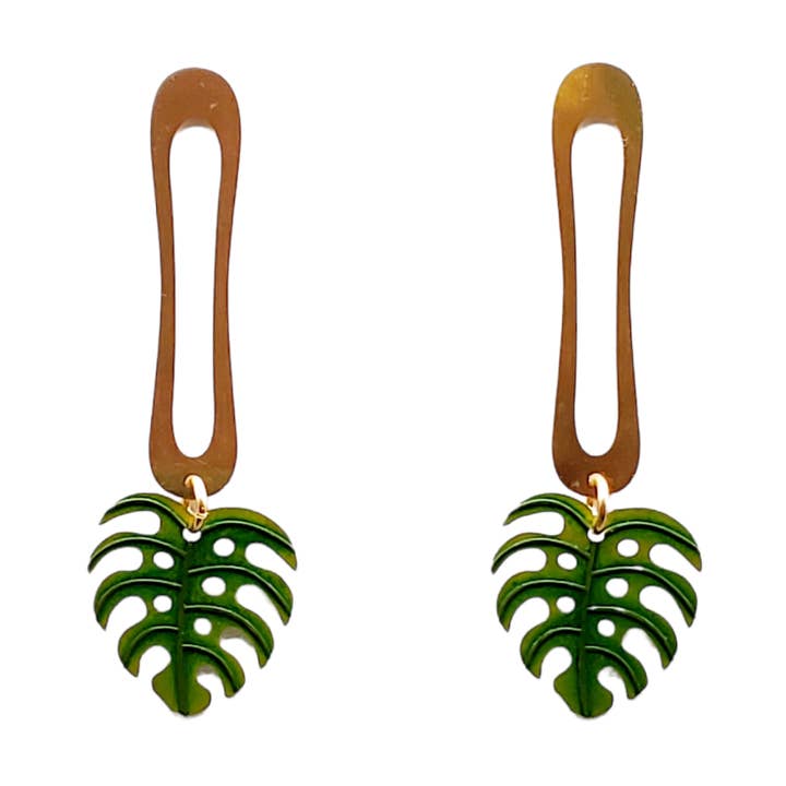 POSTE DE LATÃO OBLONGO COM MONSTERA PEQUENO por atacado de Beautiful Medusa