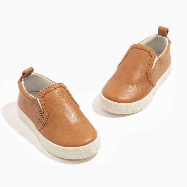 Zapatilla Clásica Sin Cordones II en Marrón Desgastado para venta al por mayor de Freshly Picked