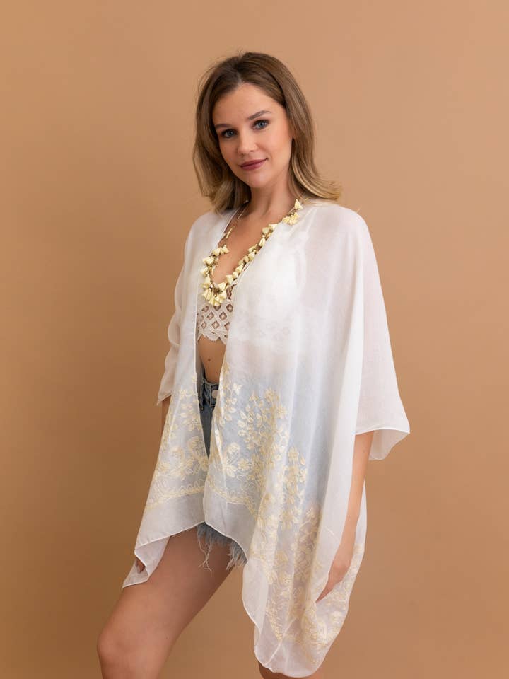 Leto Accessories - Vente Kimono – femme - Kimono brodé floral style bohème chic avec détails en points et pompons 🌼