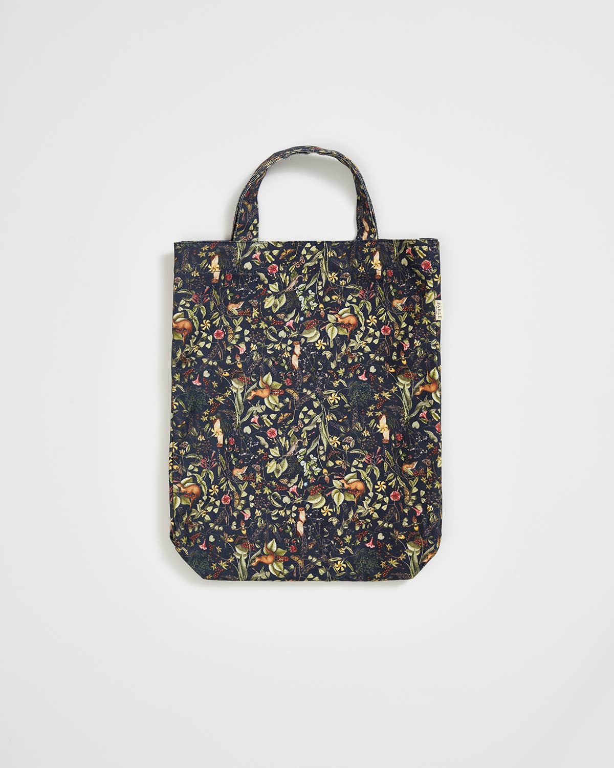 Fable England – wholesale Grocery/shopping bag – Wolf Garden Shopping Tote 2