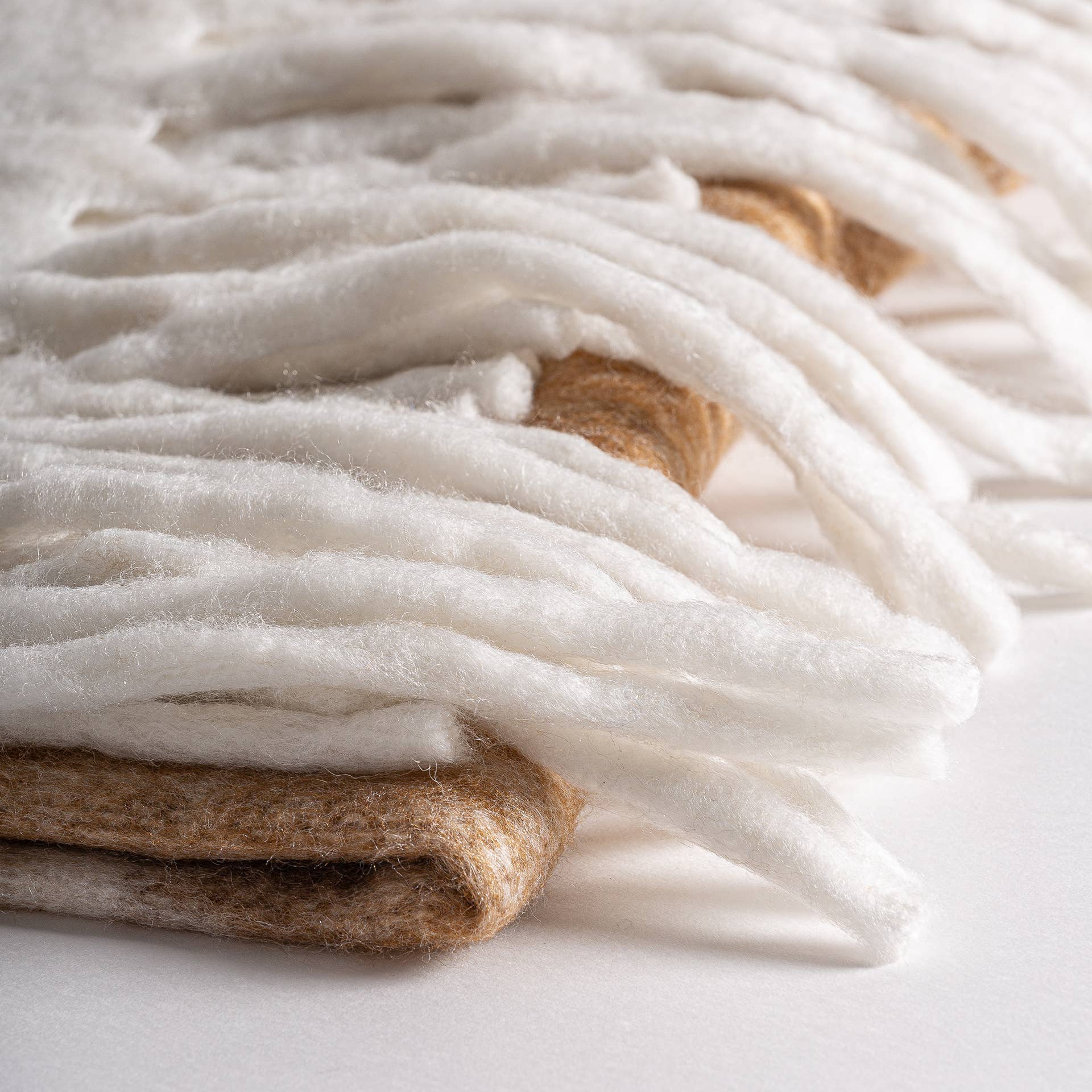 Kodu - Venta al por mayor Mantas de sofá - Plaid Dione, De Poliéster, Tonos En Marrón, De 125X160X1Cm2