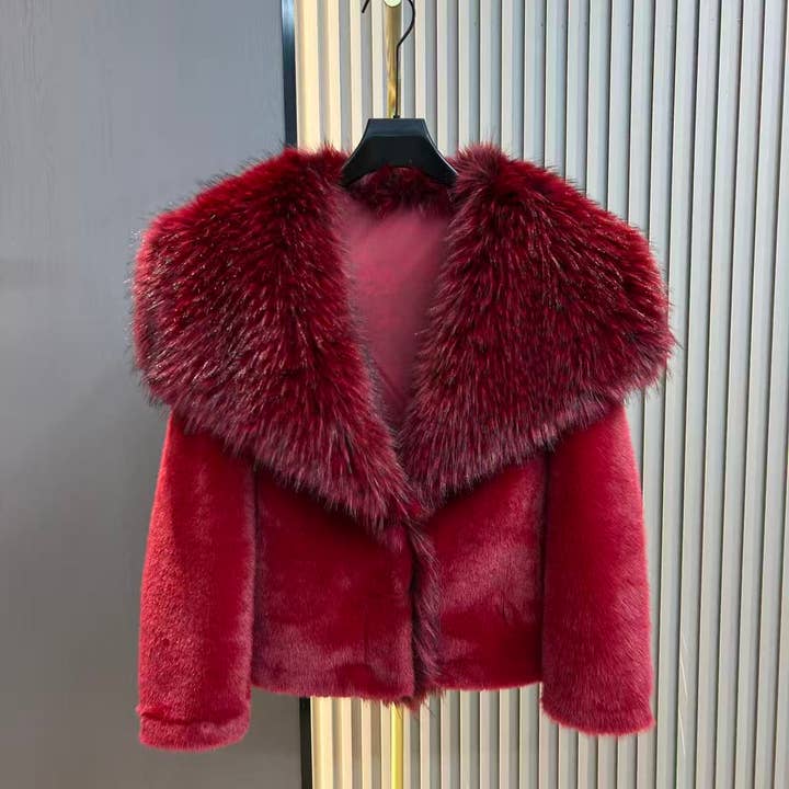 PEACH ACCESSORIES - Wholesale Fur/Faux Fur Coat - Women's - Large Collar Plush Faux Fur Coat DH291