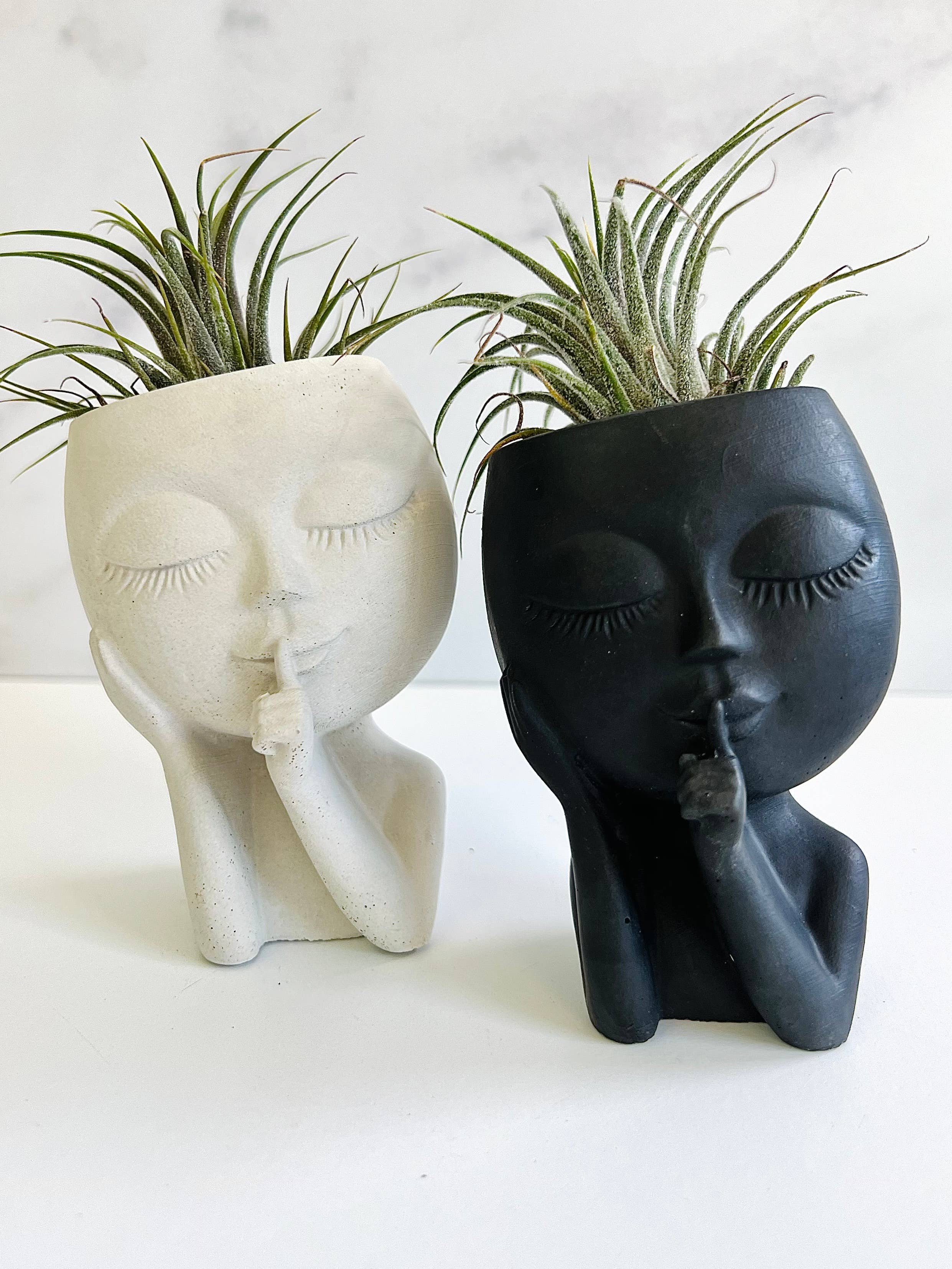 Aroma Sparks - Vente Pot - La fille endormie chuchotant du ciment et du béton4