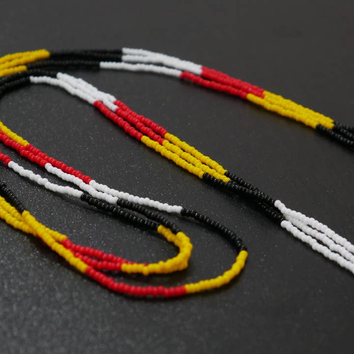 KANGURAH - Wholesale Pendant/charm necklace - Native American Style Beaded Bear Paw medallions (Black)4