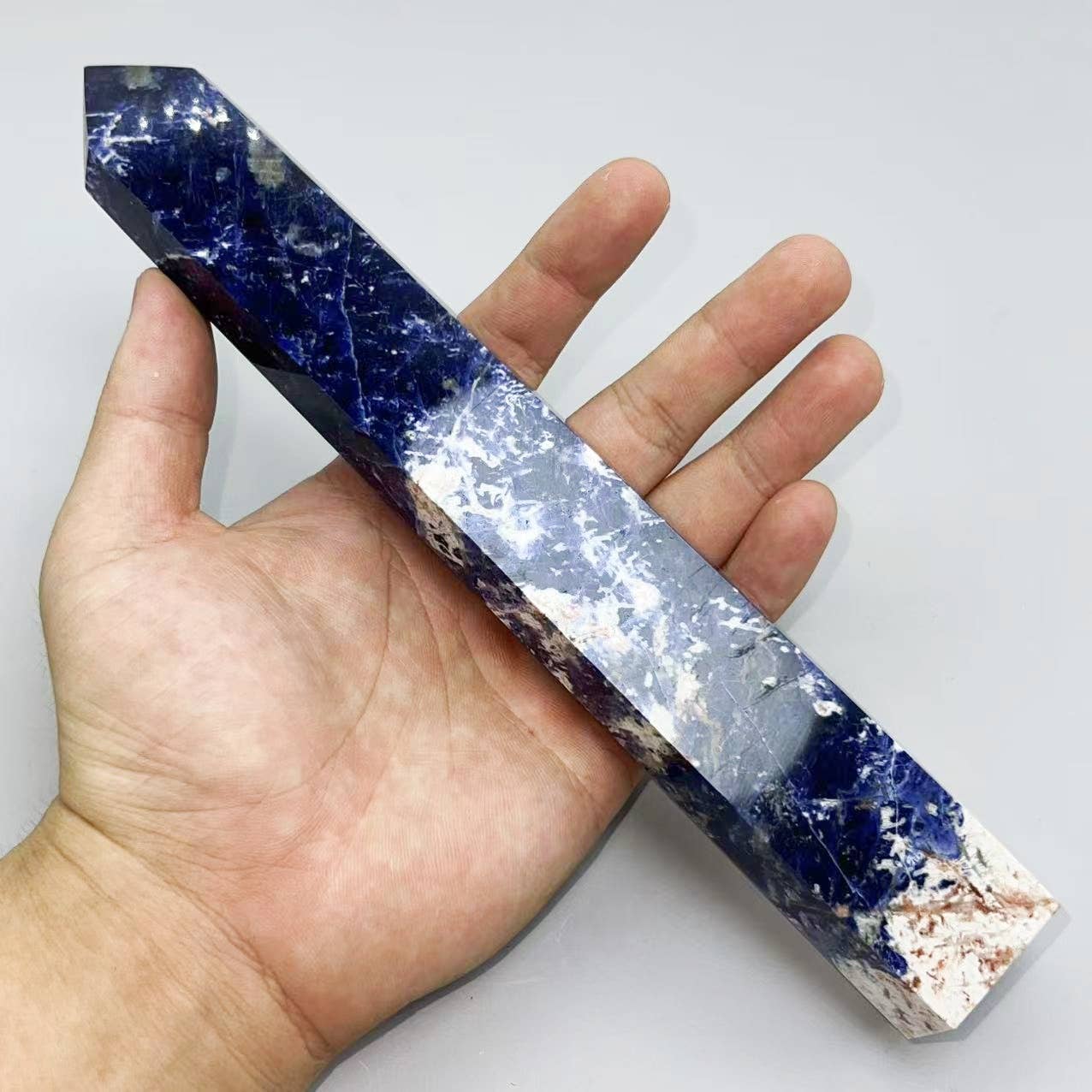 Crystal Deal· Wholesale Crystals & Gifts – Großhandel Kristall-Ladeplatten – Natürlicher Sodalith-Turm – 7"-10" hoher blauer dekorativer Kristall6