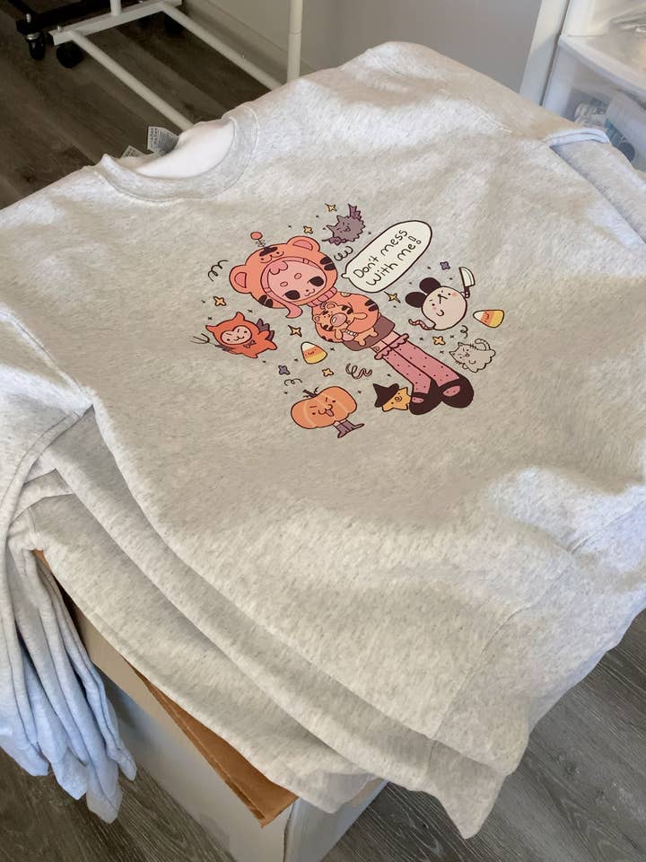 Overthinker Apparel - Wholesale Graphic Sweatshirt - Unisex - Don’t Mess With Me Midweight Graphic Crewneck Sweatshirt1