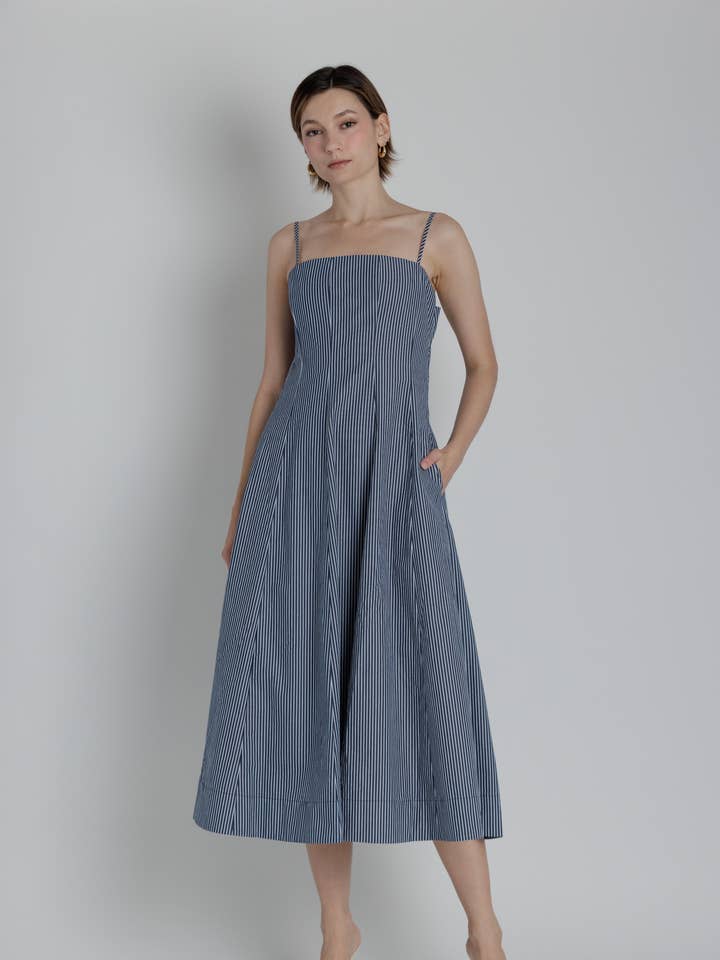 AD2315 - GESTREIFTES PANEL-MIDI-KLEID für den Großhandel von Aureum