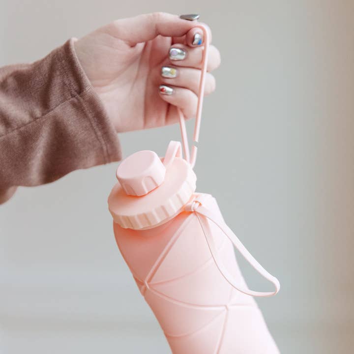 Avenue Wholesale - Wholesale Water Bottle - Collapsing Silicone Water Bottle in Diamond Pink0