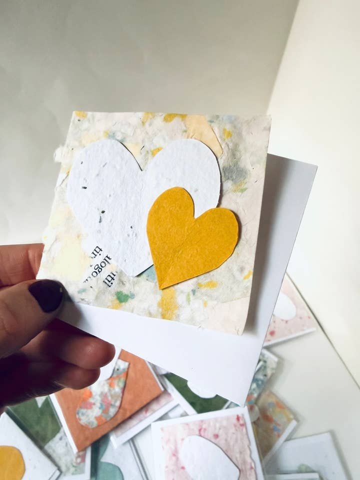 mini tarjetas de papel con forma de corazón, plantables, ecológicas, hechas a mano, para venta al por mayor de Atelier By Cat
