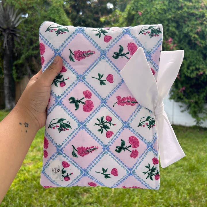 DaintyLuxeAU - Wholesale Book cover - Lace Floral Book Sleeve0