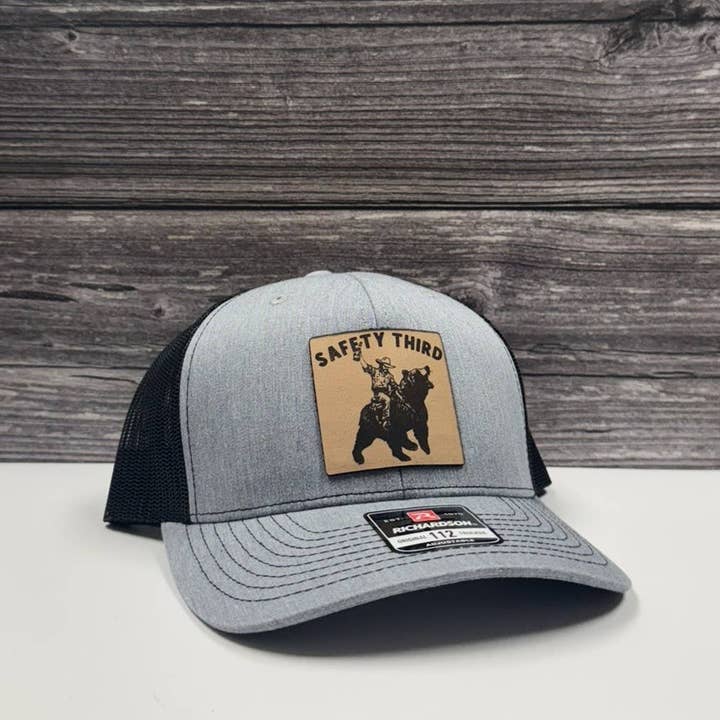 Casquette avec écusson en cuir Safety 3rd Bear Rider – 208Tees pour la vente par 208T2.0