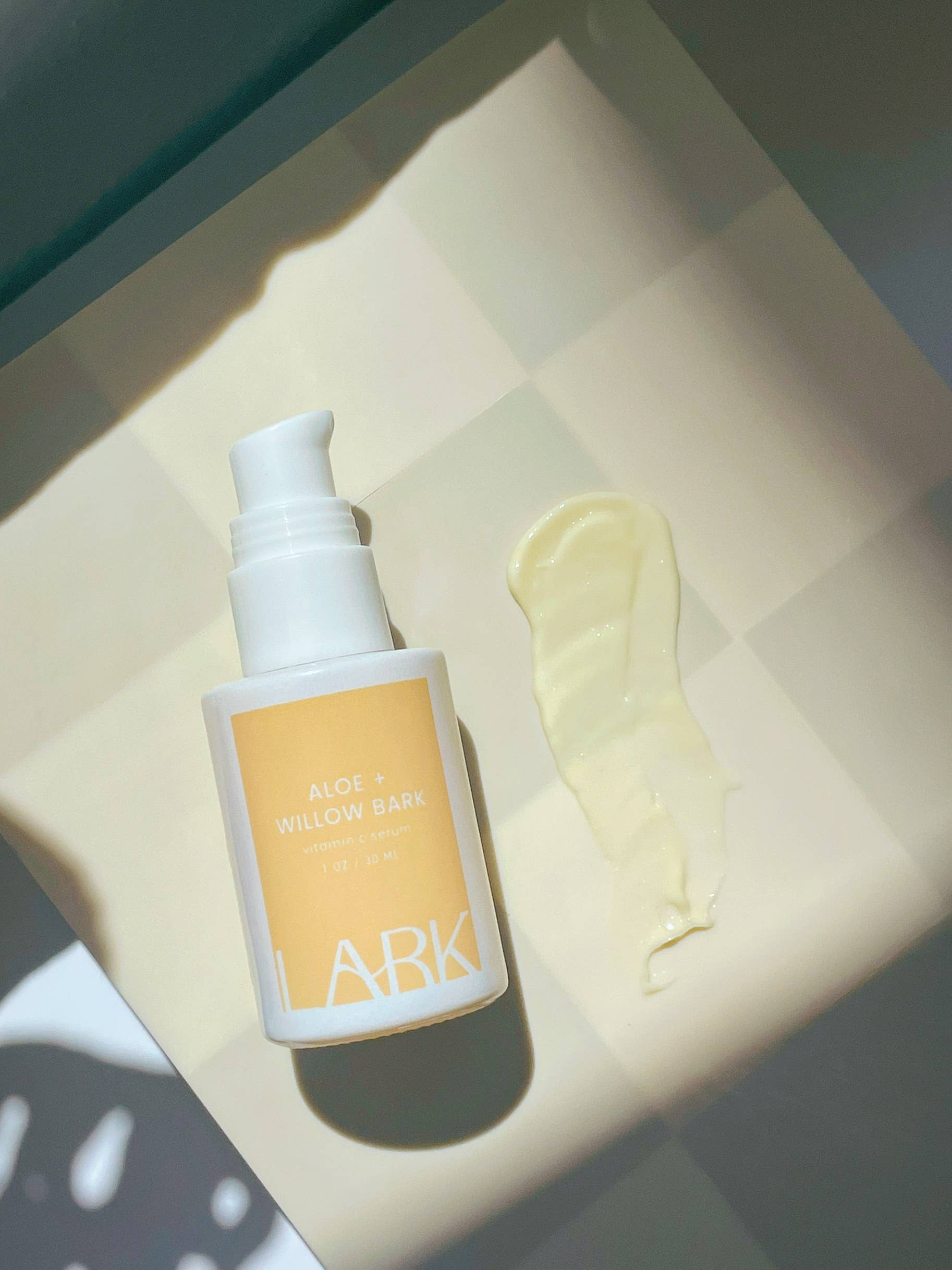 LARK Skin Co. – wholesale Ansiktsserum/-koncentrat – Aloe + Willow bark Vitamin C Serum3