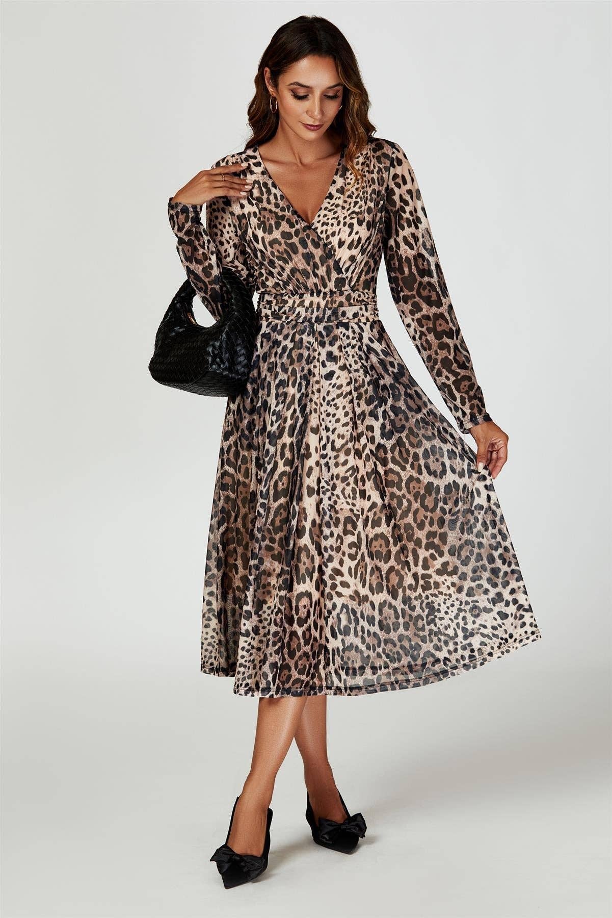 Castanho Vestido Midi em Malha com Estampa Leopardo em Castanho para venda a revendedores na Faire5