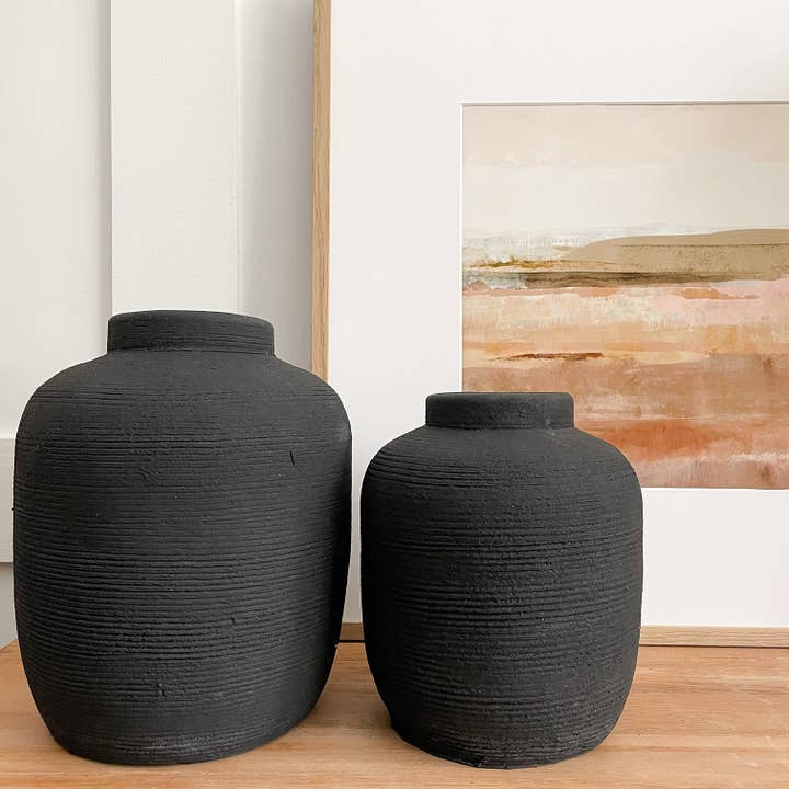 Hunter & Co - Wholesale Vase - LENKA BLACK RIBBED VASE