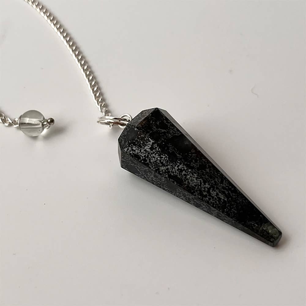 VIE – Engroshandel Meditationsudstyr – Pendul med kæde og 30 mm krystalsten48