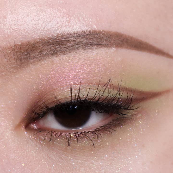 doe Beauty - Wholesale False/fake eyelashes - Aura - Reusable 15 Wears Natural Clear Band Vegan Lashes1