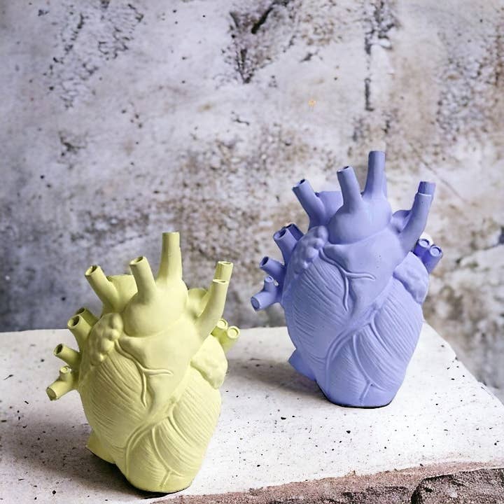 IVORE.GROUP - Vendita all'ingrosso Vasi - Vaso a forma di cuore in resina