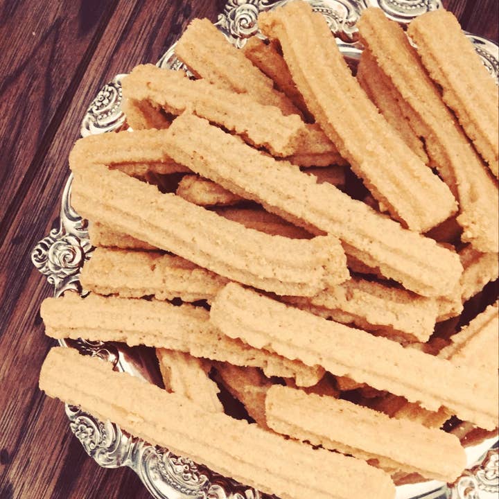 Lizzie's Cheese Straws - Wholesale Puffed Snack - 8oz. Classic Cheddar Cheese Straws
