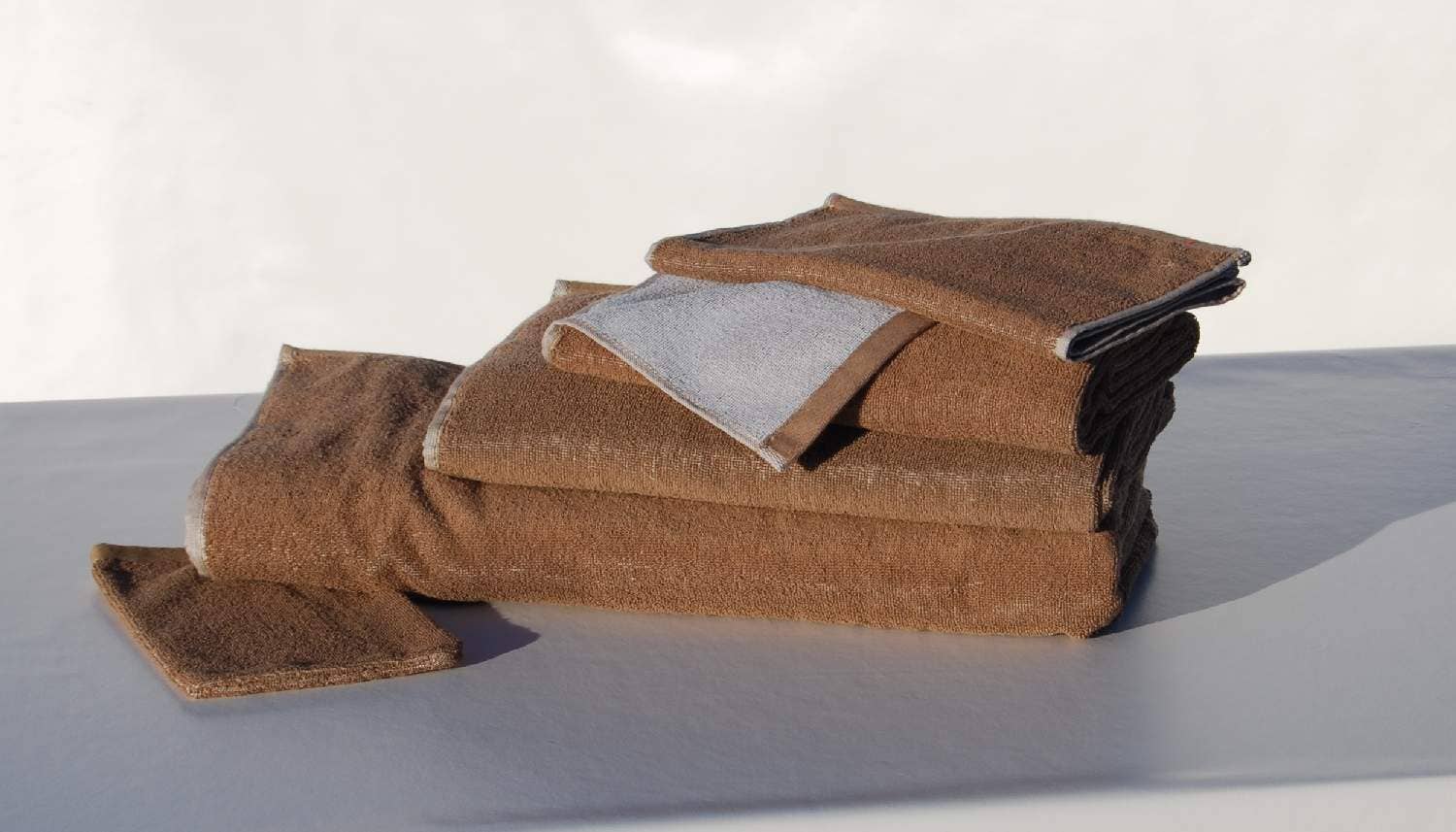 vanOock – Handtücher - Wholesale Hand Towel - Two-tone guest towel brown white 30x600