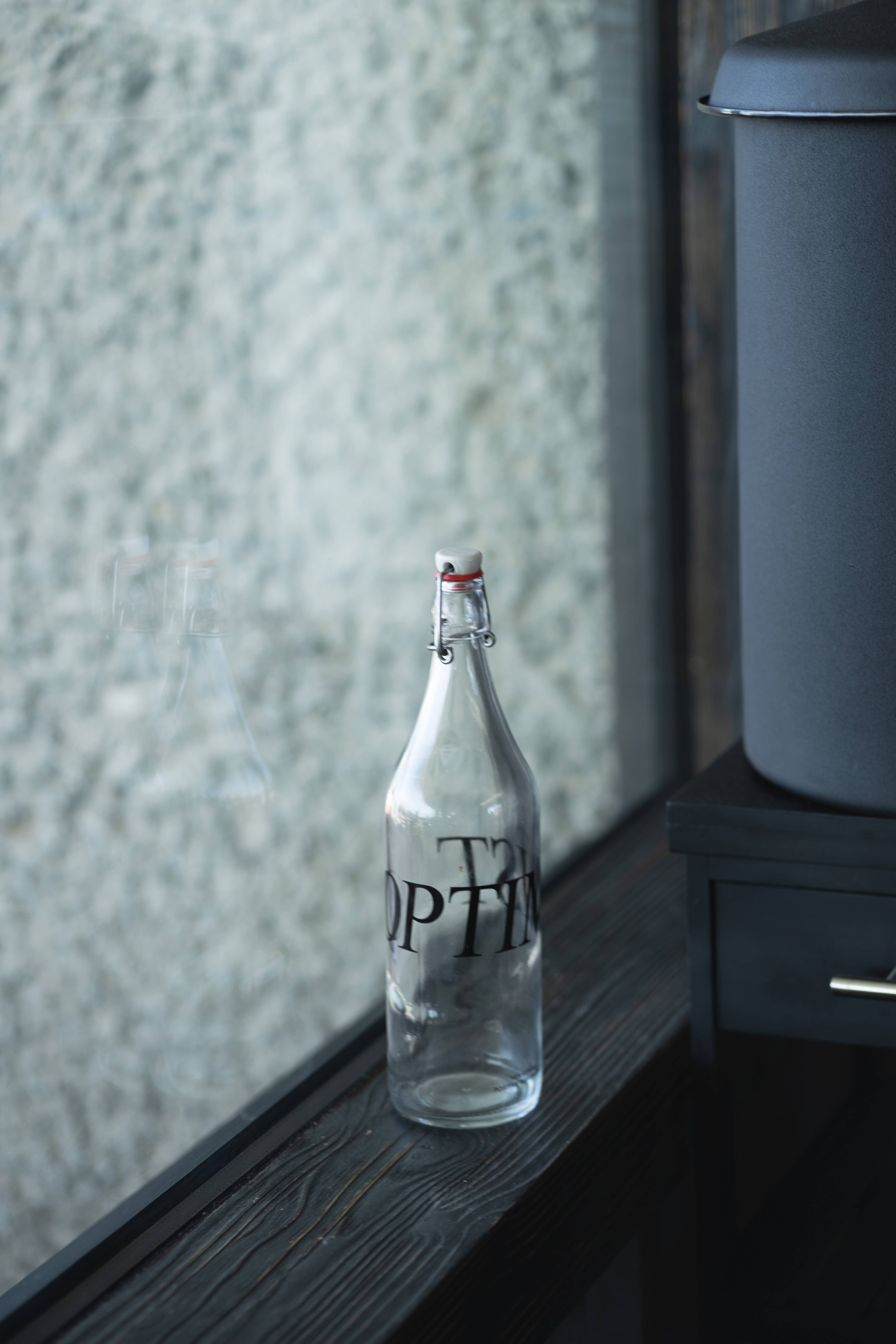 YES FUTURE - Wholesale Water Bottle - OPTIMIST Glass Bottle [1L]1