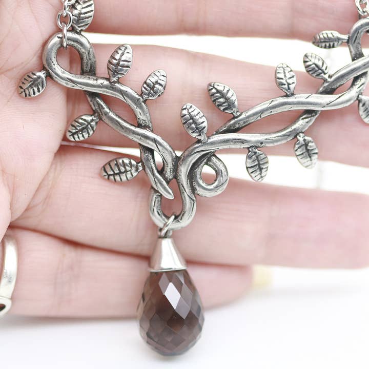 Controse - Wholesale Pendant/Charm Necklace - Vine and Stone Necklace4