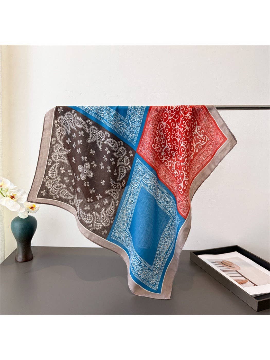 Funkyrel® Atzbranding Limited – Großhandel Schal – Damen – Scarvii - Quadratisches Tuch mit Paisley-Muster3