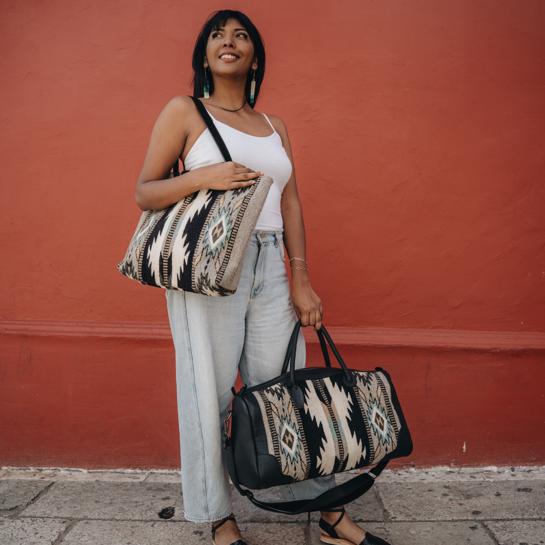 AMASOUK - Wholesale Weekender Bag - Women's - Looking Glass Weekender Bag5