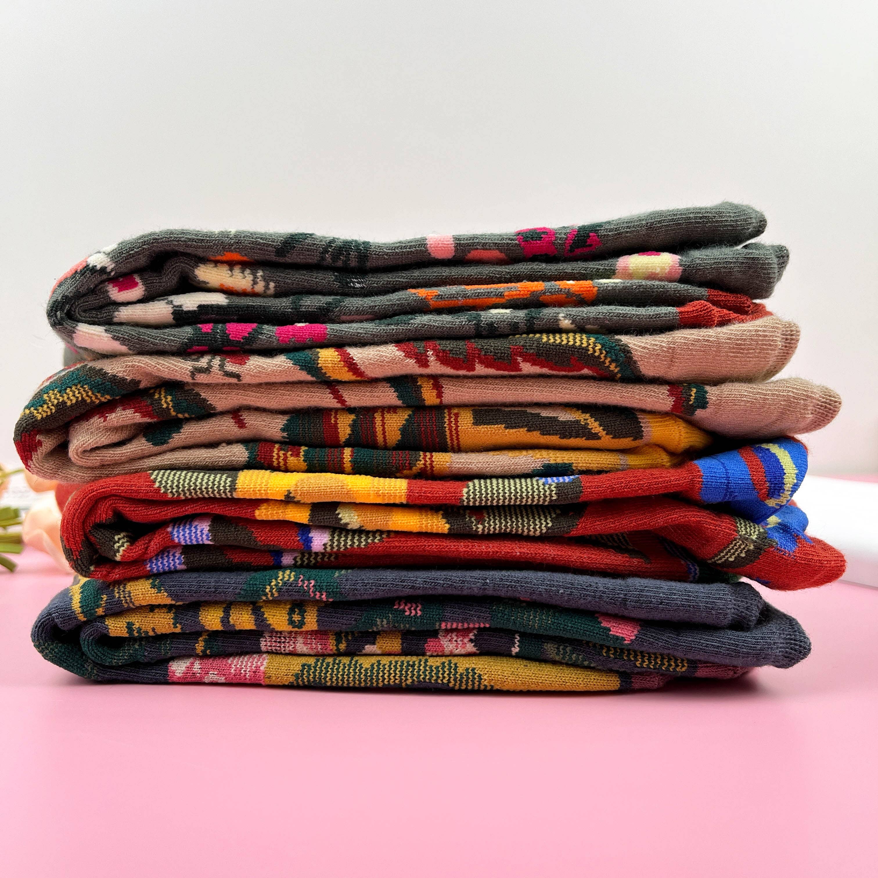 mildstyles – Großhandel Socken – Damen – Modische Vintage-Socken mit Blumenmuster in der Mitte der Wade3