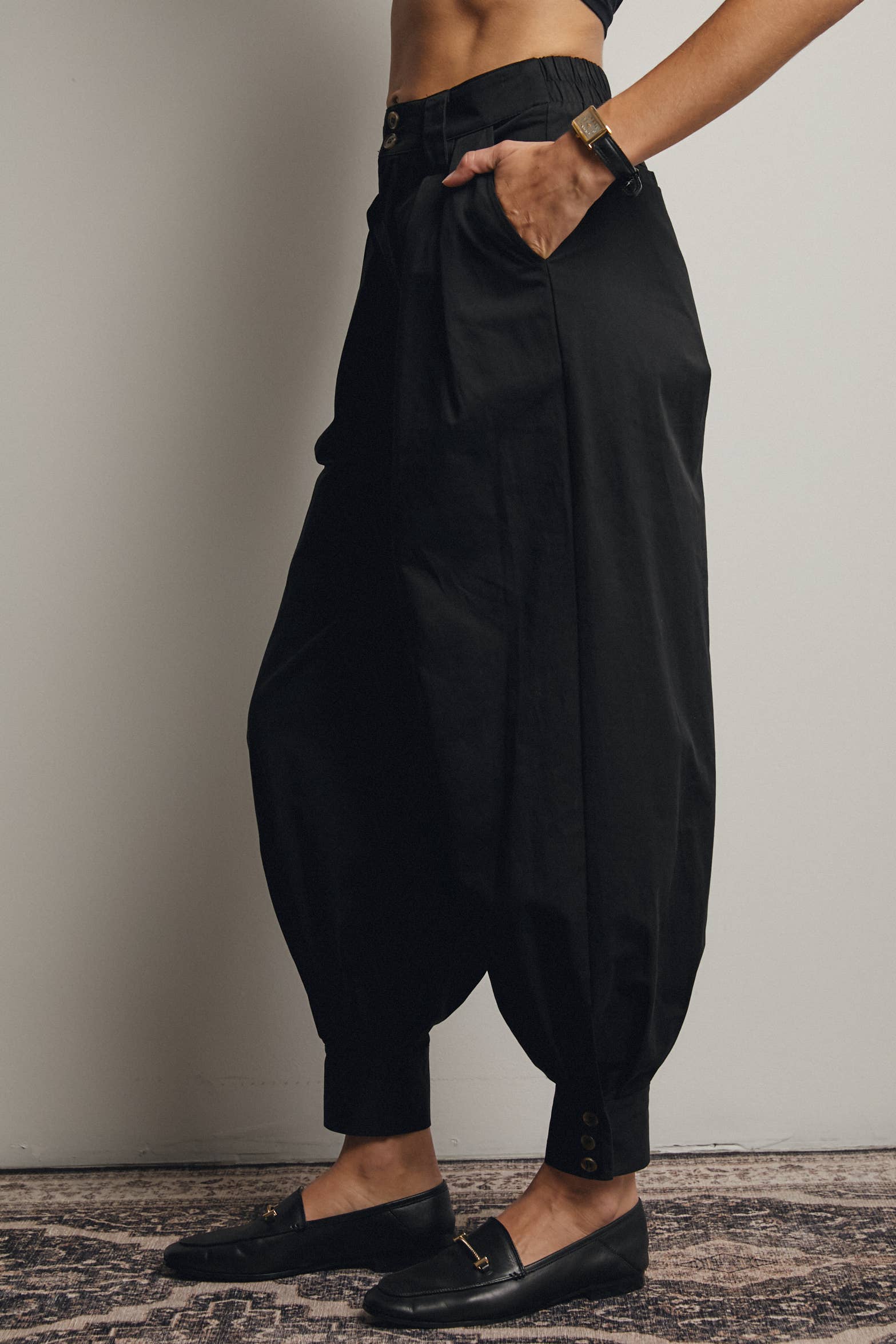 Forte - Vendita all'ingrosso Pantalone - Donna - Pantaloni affusolati con polsino plissettato FP00023