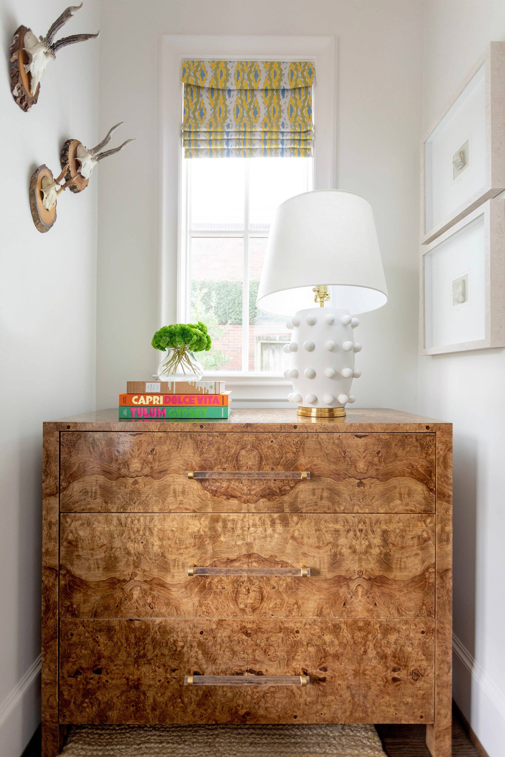 LuxHoldups - Wholesale Knob/Pull - Lucite Drawer Toggle Straight Post - Cabinet Handles & Knobs6