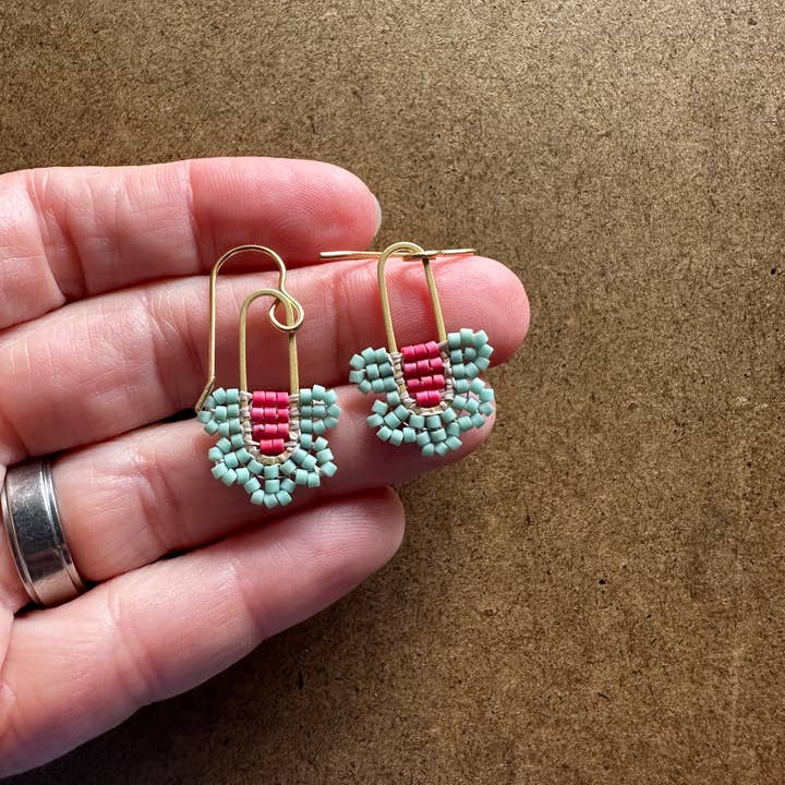 415 Up Up - Wholesale Dangle Earrings - Little Darlings - Dark pink + Seafoam