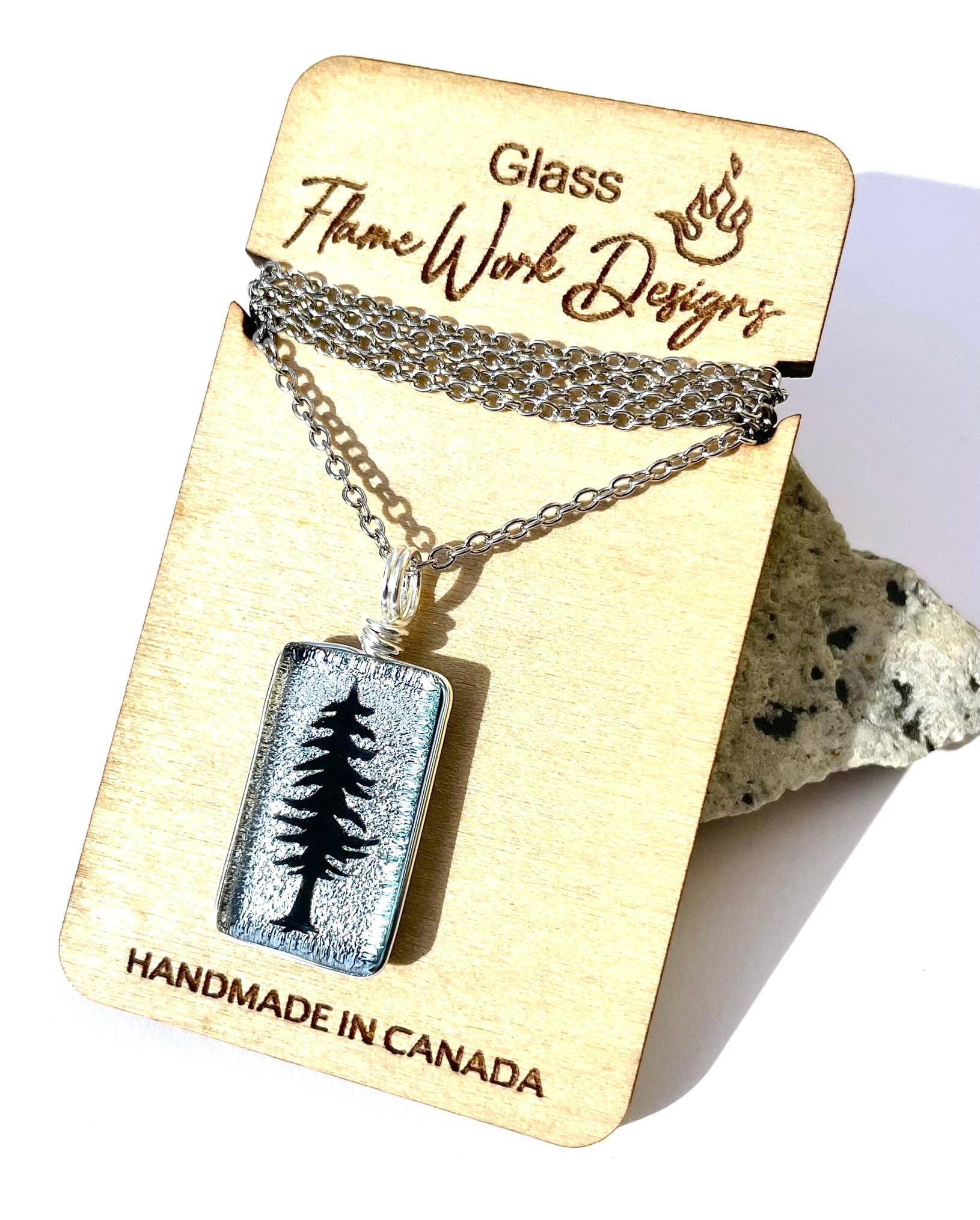 Flame Work Designs - Glass Jewelry - Wholesale Halskettinghanger - Dichroïsche glazen hanger - Boomhanger - Sitka Tree2