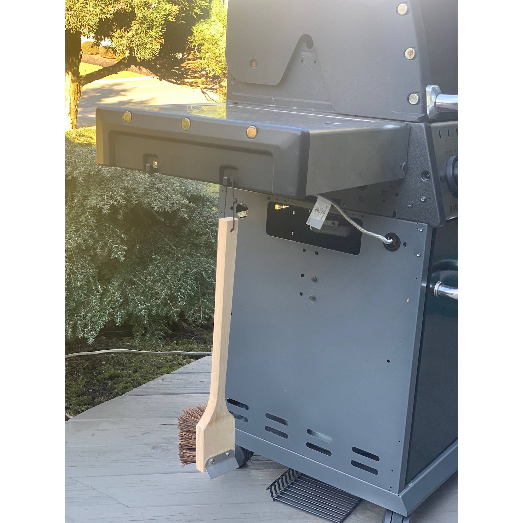 Fox Run Brands - Wholesale Outdoor Grill Tools - Outset Grill Brush with Beechwood Handle, 18.5" x 3" x 4"3