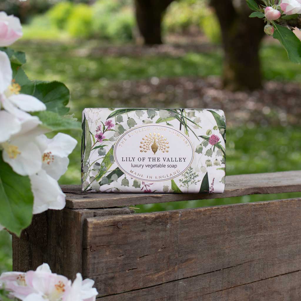 The English Soap Company – wholesale Bar Soap – Vintage Lily of the Valley Soap 3