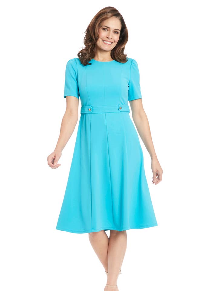 ROBE ÉVASÉE AJUSTÉE AVEC PATTES LATÉRALES pour la vente par Maggy London Group