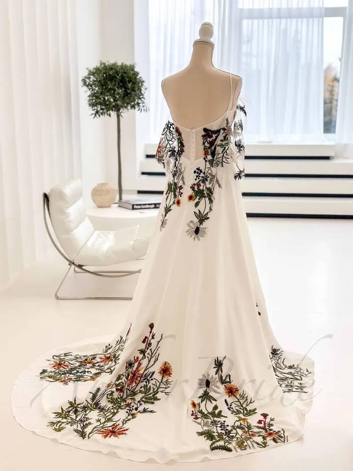 Amber Commerce Group, MB (AmberBride.com) - Wholesale Gown - Women's - Floral Embroidered Wedding Dress Colorful Fairy Bridal Dress