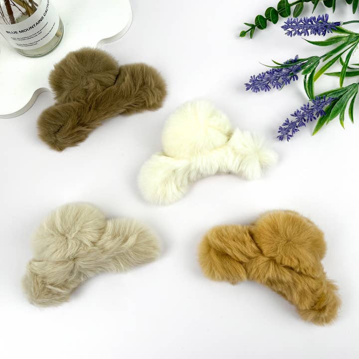4.7-Inch Oversized Plush Winter Hair Claw Clip for wholesale by mildstyles