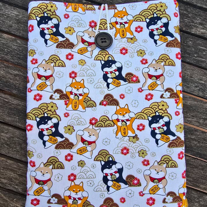 Copertina imbottita per libro gatti giapponesi sfondo bianco per la vendita all'ingrosso da parte di laubelgo