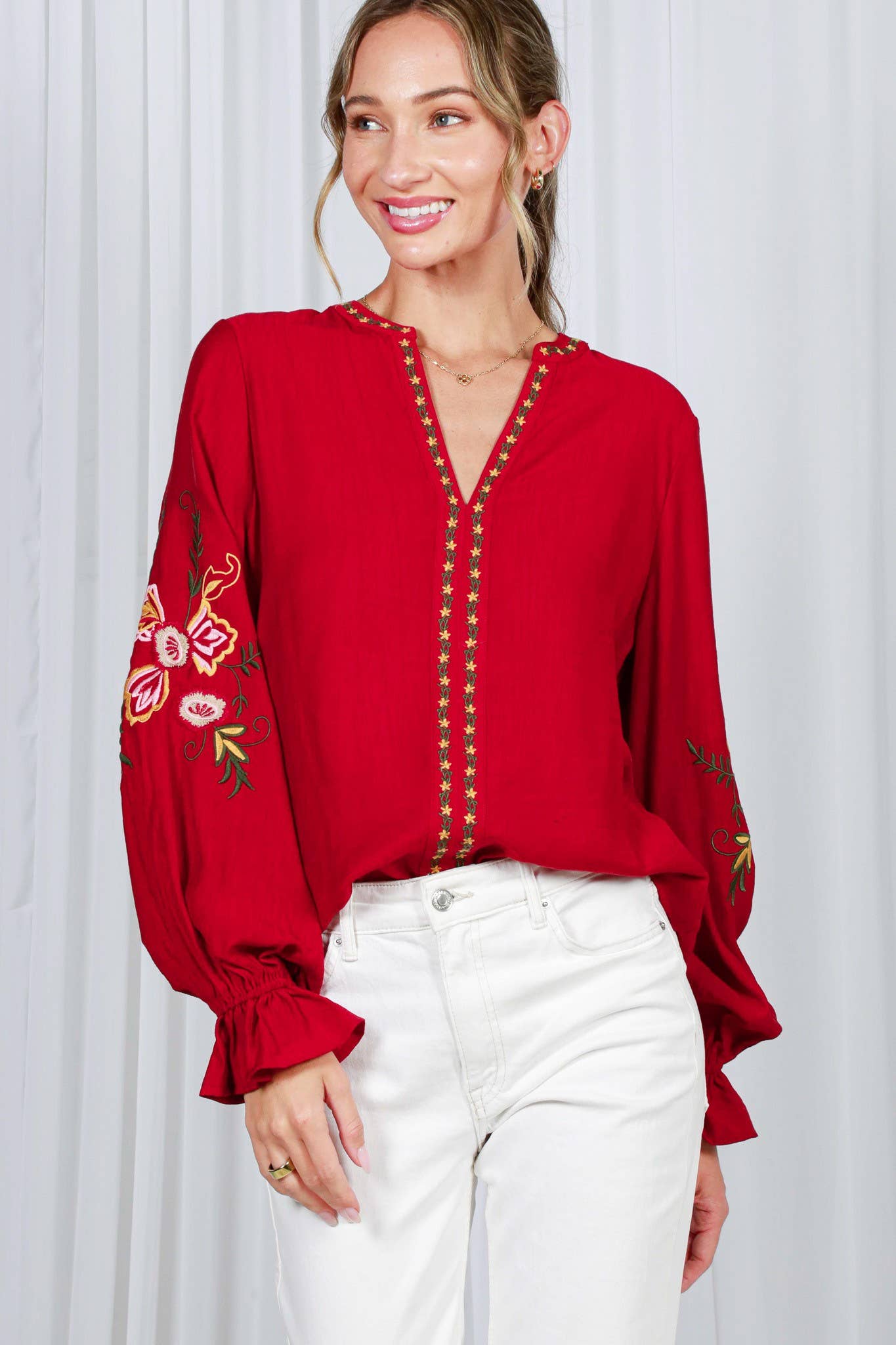 Vine & Love – wholesale Blus - Dam – Bohemisk blommig broderad rund blus med delad hals VT8250512