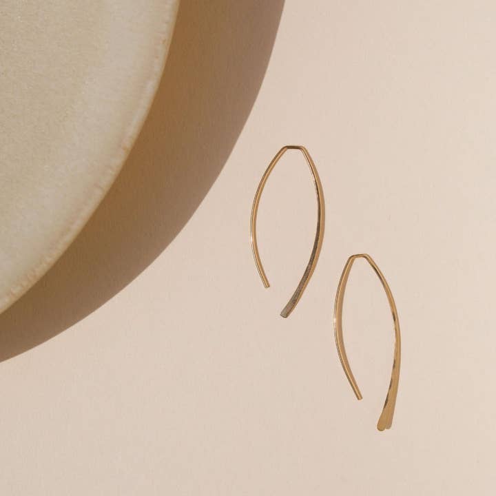 Token Jewelry – Großhandel Ohrhänger – Ebb + Flow Folien0