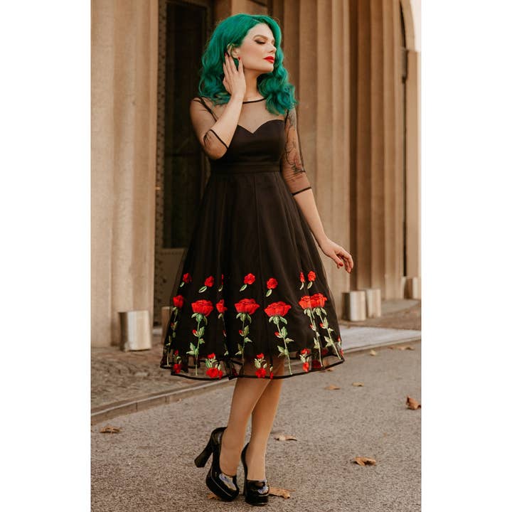Dolly & Dotty – wholesale Klänning - Dam – Ruby svart aftonklänning med lyxiga broderade rosor