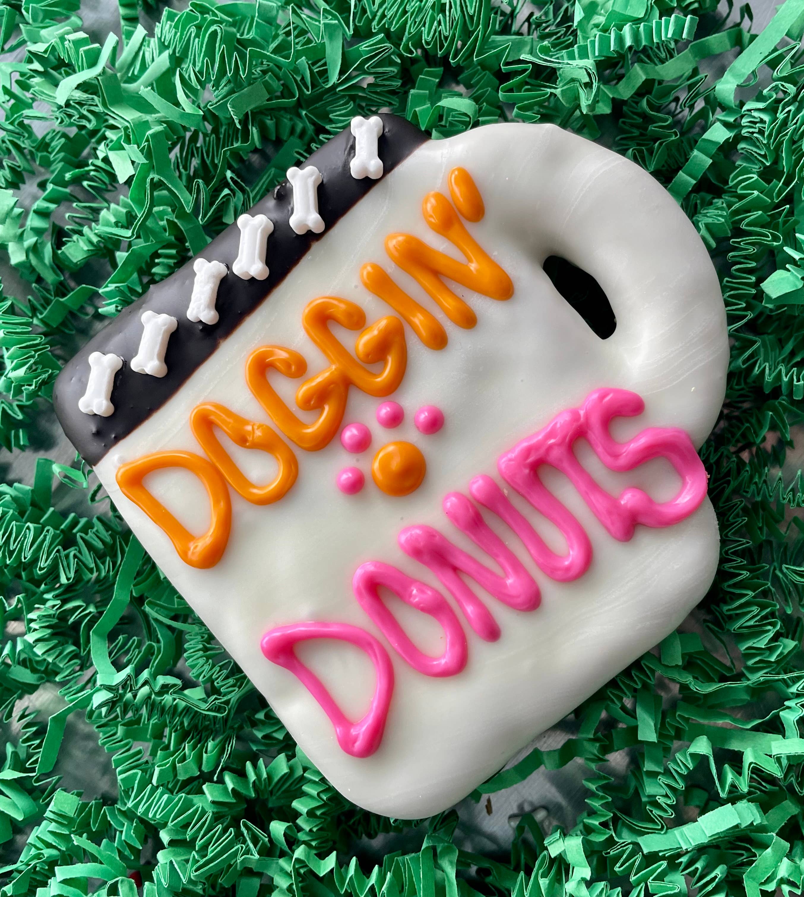 YumYum4DOGS - Wholesale Pet Treats - Dog - DOGGIN’ DONUTS coffee dog treats6