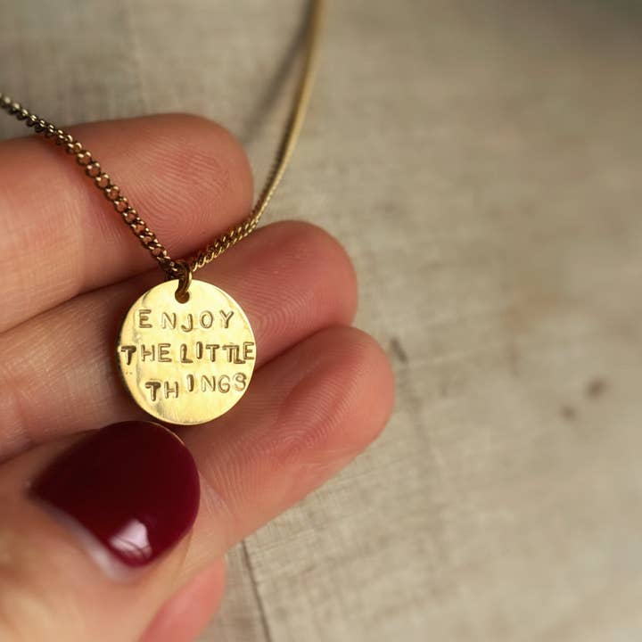 Disfruta de las pequeñas cosas ✨ — El talismán dorado que ilumina tu día a día para venta al por mayor de MARLAH