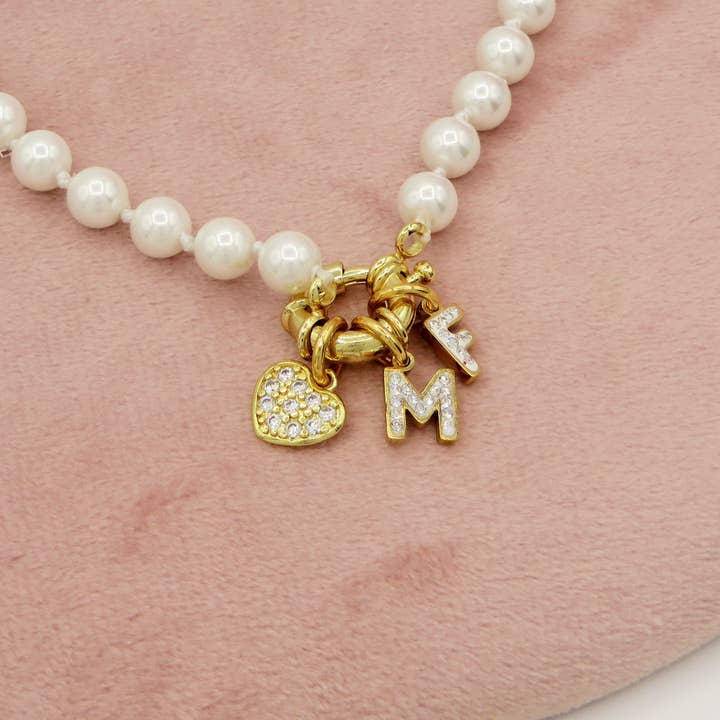 Daemon srls - Wholesale Beaded/Pearl Necklace - Collana perla PERSONALIZZATA ~ Timone con Doppia INIZIALE Zirconata in Acciaio inossidabile2