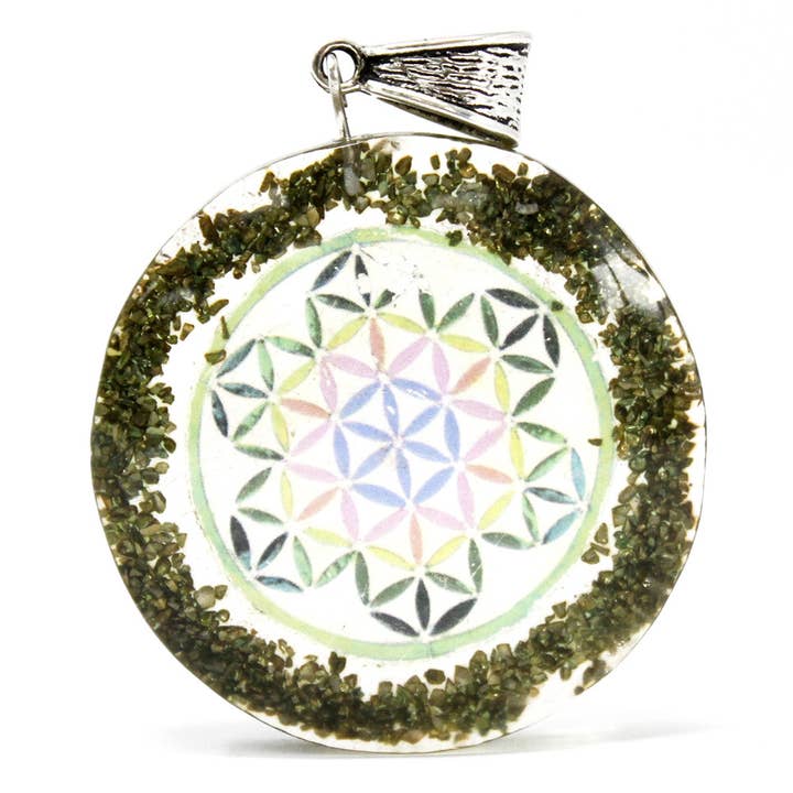 Pendentif de Puissance Orgonite - Mandala en Pierre Verte pour la vente par Ancient Wisdom