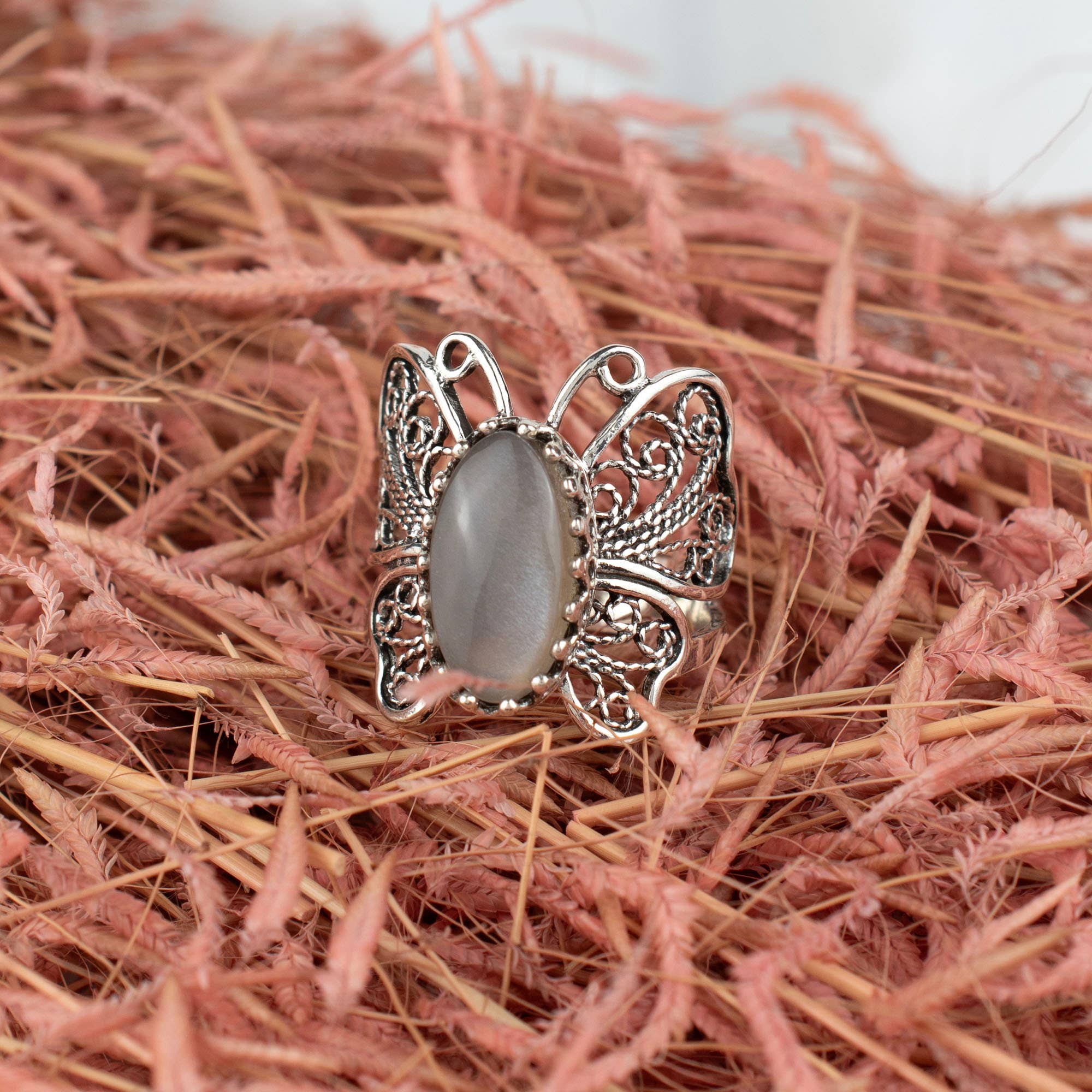 Filigranist Jewelry - Vendita all'ingrosso Anelli cocktail/statement - Anello da donna in argento Sterling con design a farfalla con pietra di luna grigia in filigrana10