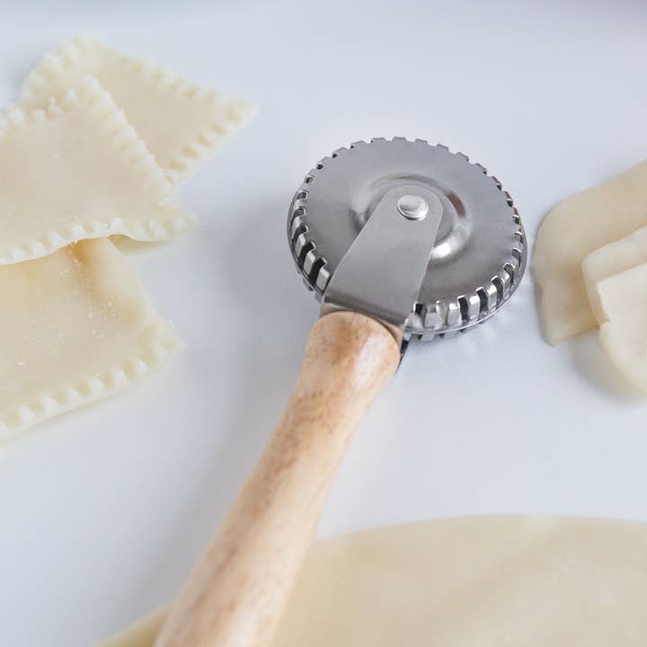 Fox Run Brands - Wholesale Kitchen Tool/Gadget - Fox Run Pastry Crimper, 1" x 2.25" x 7.25"